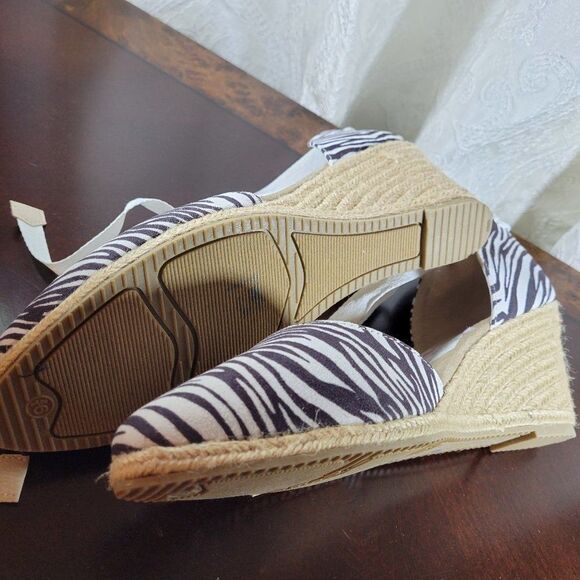 BRAND NEW RIALTO COACHELLA ESPADRILLE CLOSE-TOED SHOE - Picture 11 of 16